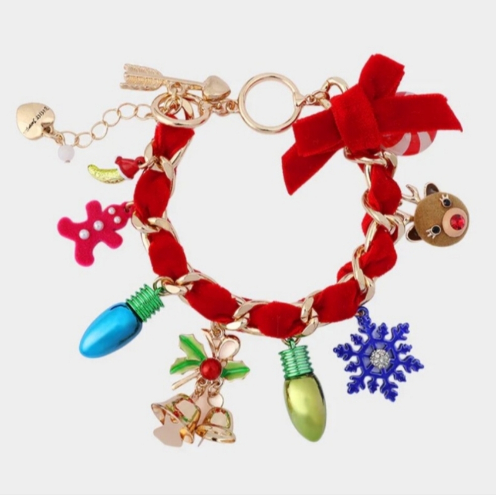 Betsey Johnson Santa Baby Charm Barcelet - Picture 2 of 6